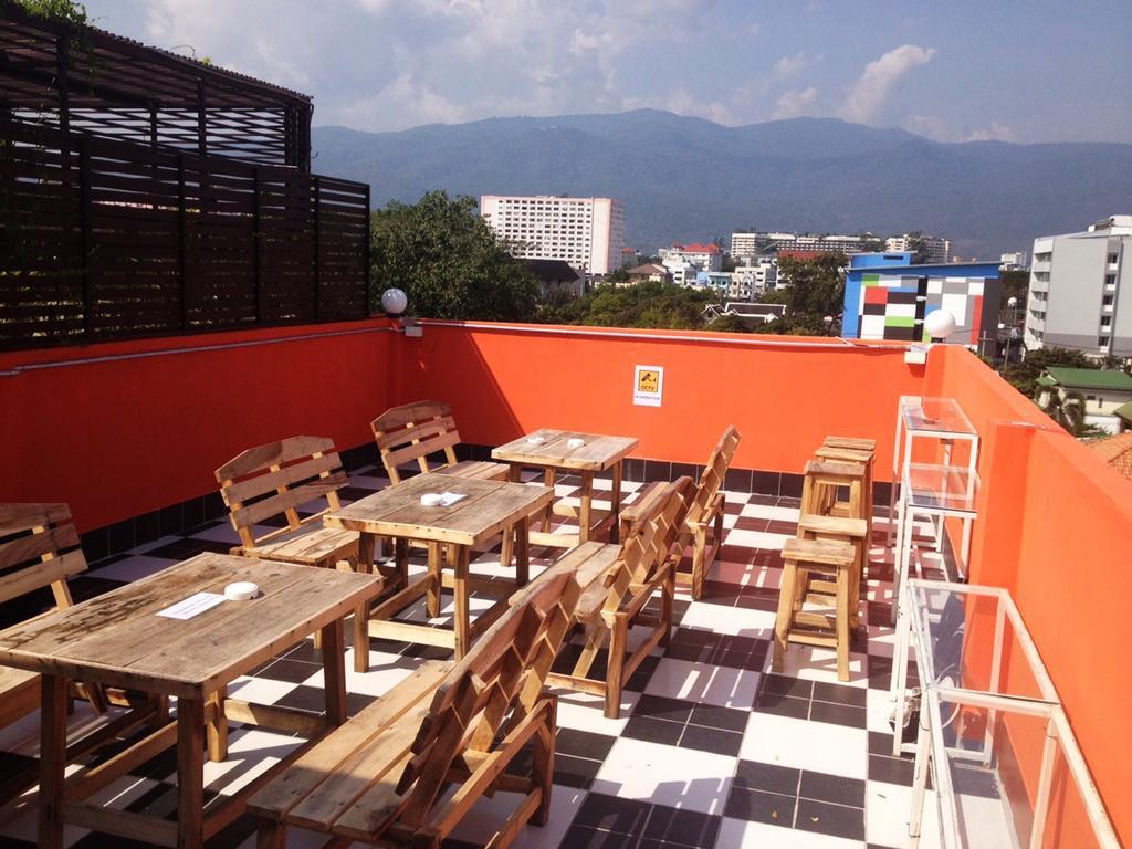 Safe And Sound Hostel Τσιάνγκ Μάι Εξωτερικό φωτογραφία