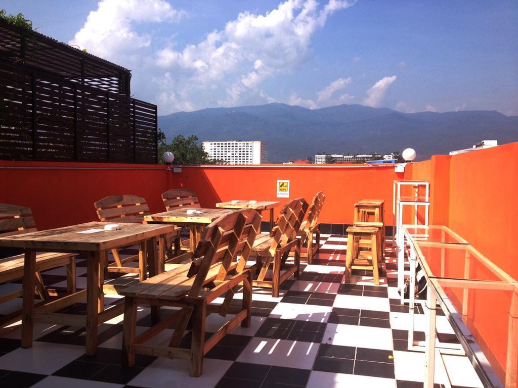 Safe And Sound Hostel Τσιάνγκ Μάι Εξωτερικό φωτογραφία