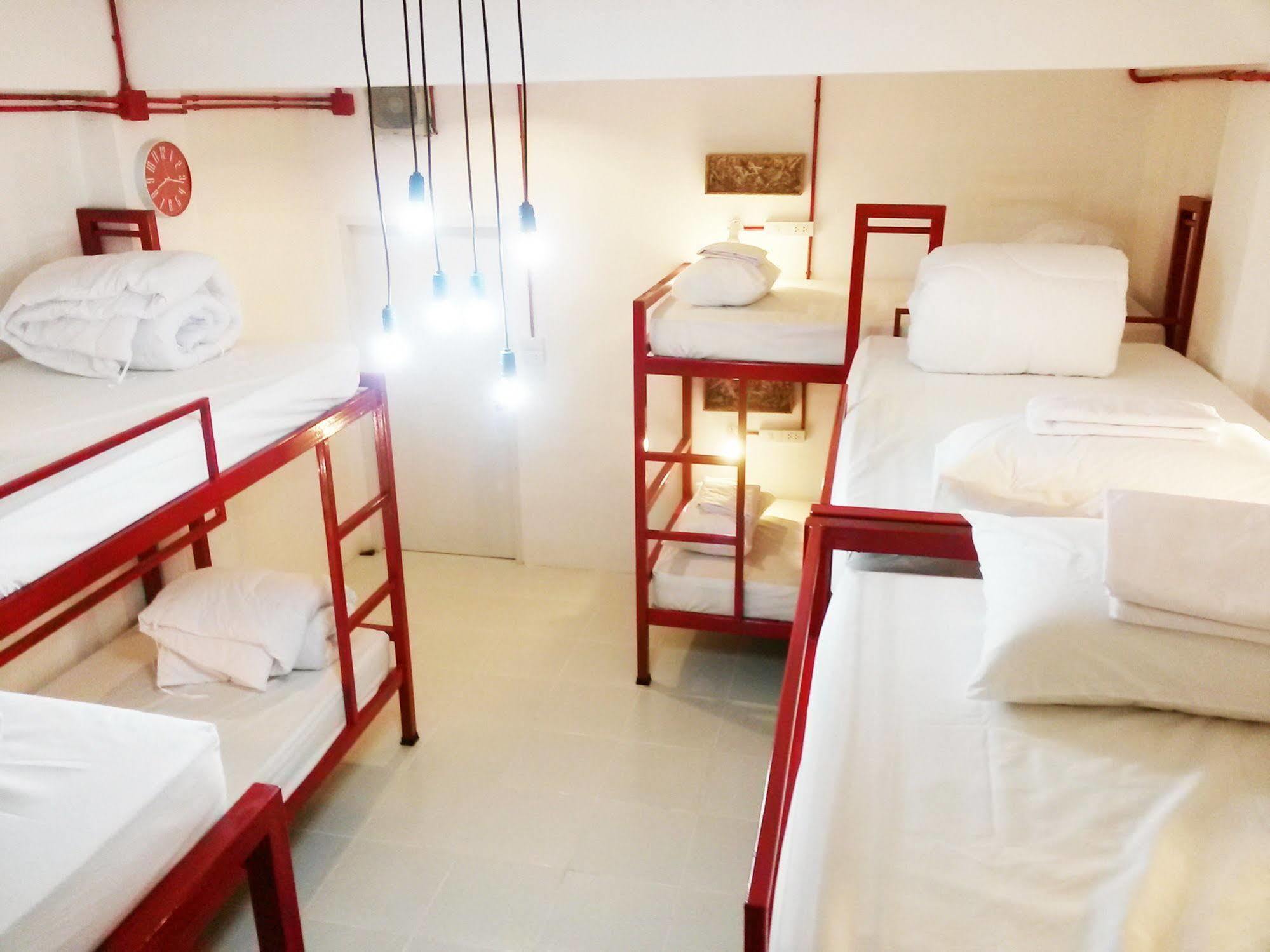 Safe And Sound Hostel Τσιάνγκ Μάι Εξωτερικό φωτογραφία